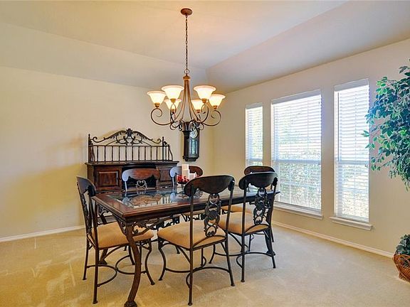 5th image of 4400 Bloomfield Ct