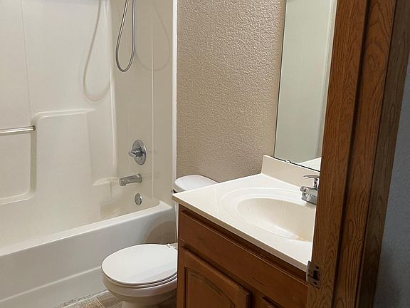 5th image of 10383 Parkview Ave #10383