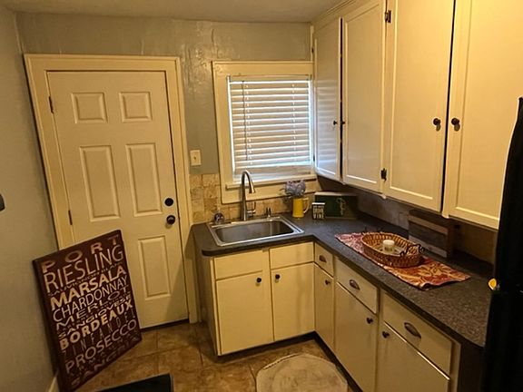5th image of 714 NW 30th St #3320
