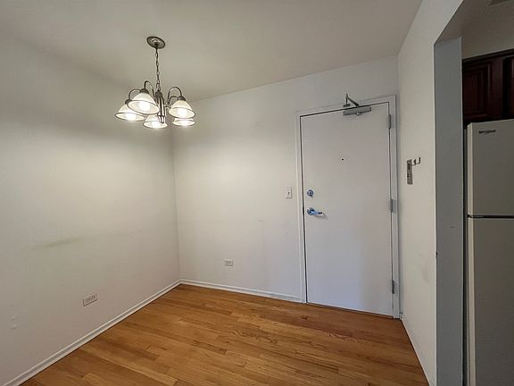 2nd image of 736 W Buena Ave APT 403