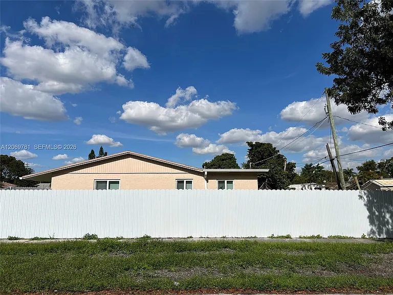 13735 NW 23rd Ave — Photo 33