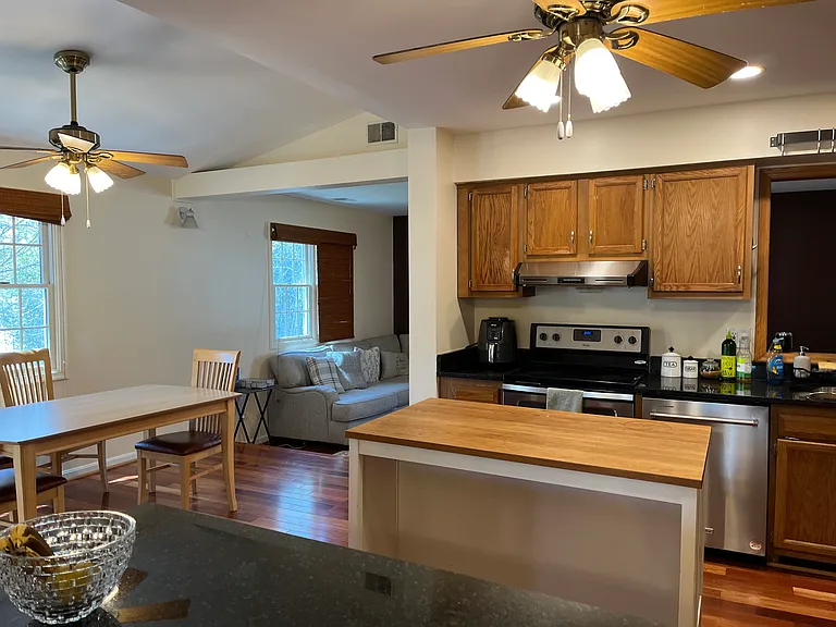 5820 Silchester St — Photo 11
