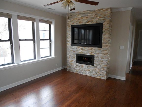 3rd image of 5105-5107 N Washtenaw Ave #1-5107