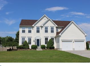 16 Candlelight Dr, Woodstown, NJ 08098