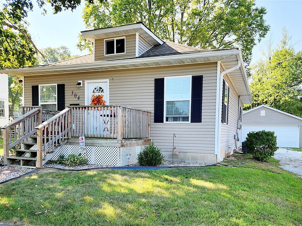 1st image of 304 Snedeker St