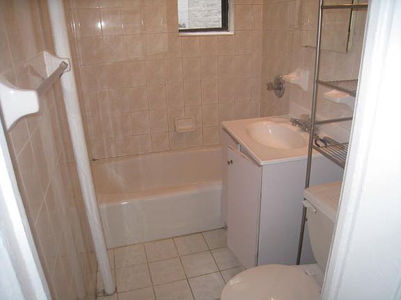 4th image of 4119 60th St APT B1