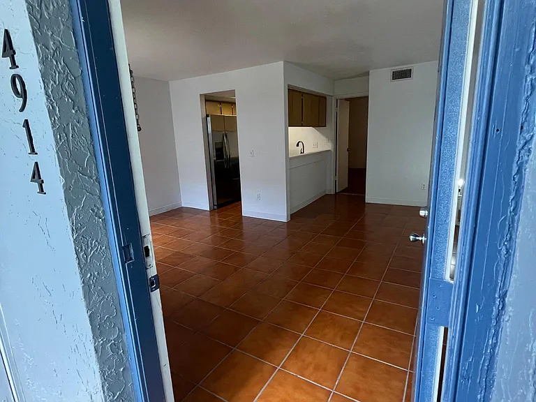 4914 W Gandy Blvd #F103 — Photo 17