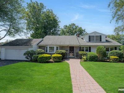 59 Colonial Rd, Emerson, NJ, 07630