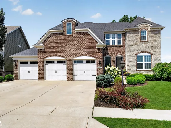 2689 E High Grove Cir, Zionsville, IN 46077