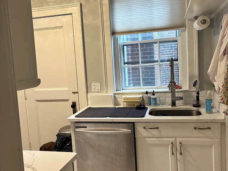 32 Shepard St — Photo 7