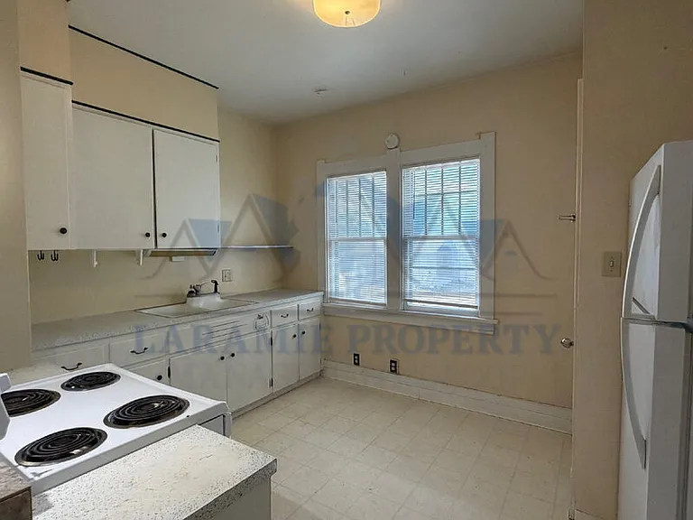 1526 Grand Ave #2 — Photo 10