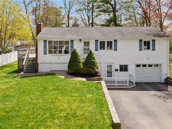 71 Evergreen Rd, North Kingstown, RI 02852