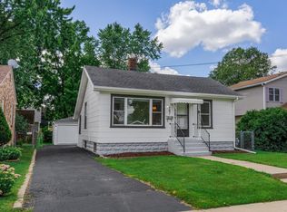 761 Stewart Ave, Elgin, IL 60120