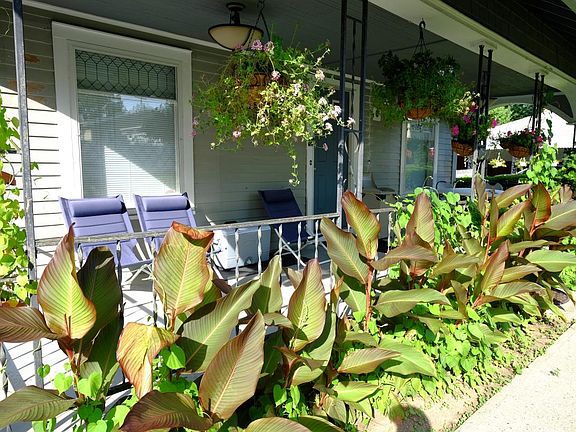 3rd image of 55 Edenburg Ave