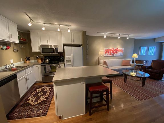 4th image of 26 10th St W Unit 1305