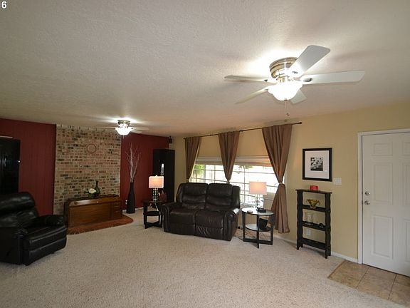 3rd image of 1495 SE Anthony St