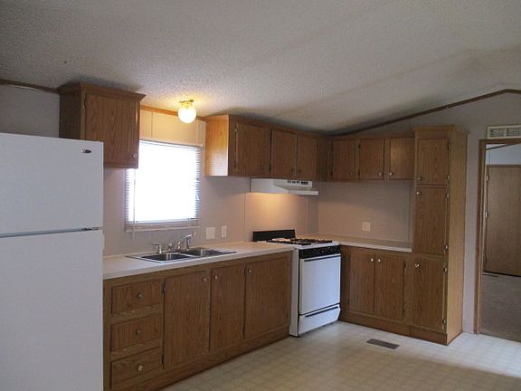 5th image of 1218 Cyrilla Dr