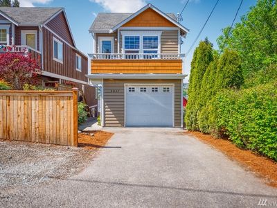 4037 22nd Ave SW, Seattle, WA, 98106