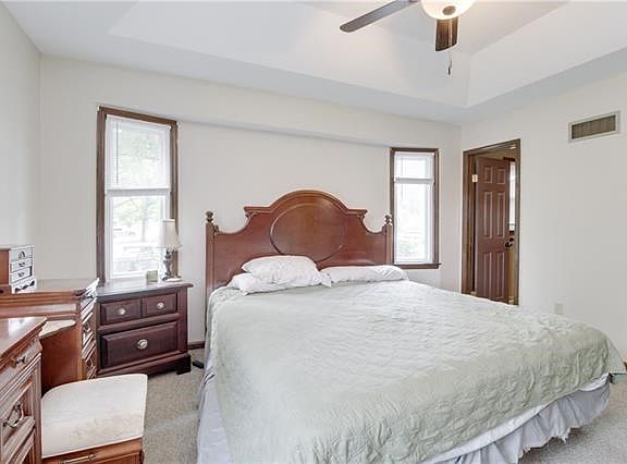 5th image of 406 SE Brentwood Dr