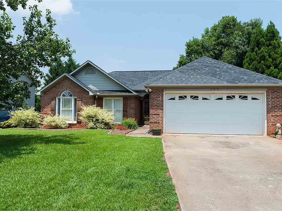 1st image of 205 Lynhaven Dr