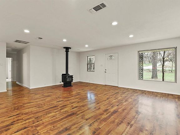 4th image of 2081 Ravenwood Dr