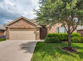 241 Creekside Dr, Saginaw, TX 76131
