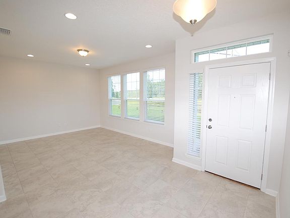4th image of 495 Richmond Dr