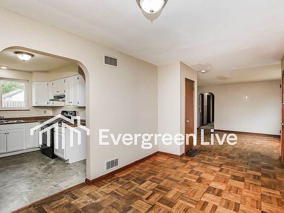 5th image of 4616 Redwood Dr