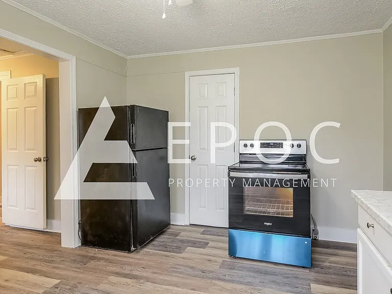 351 S Scientific St — Photo 2