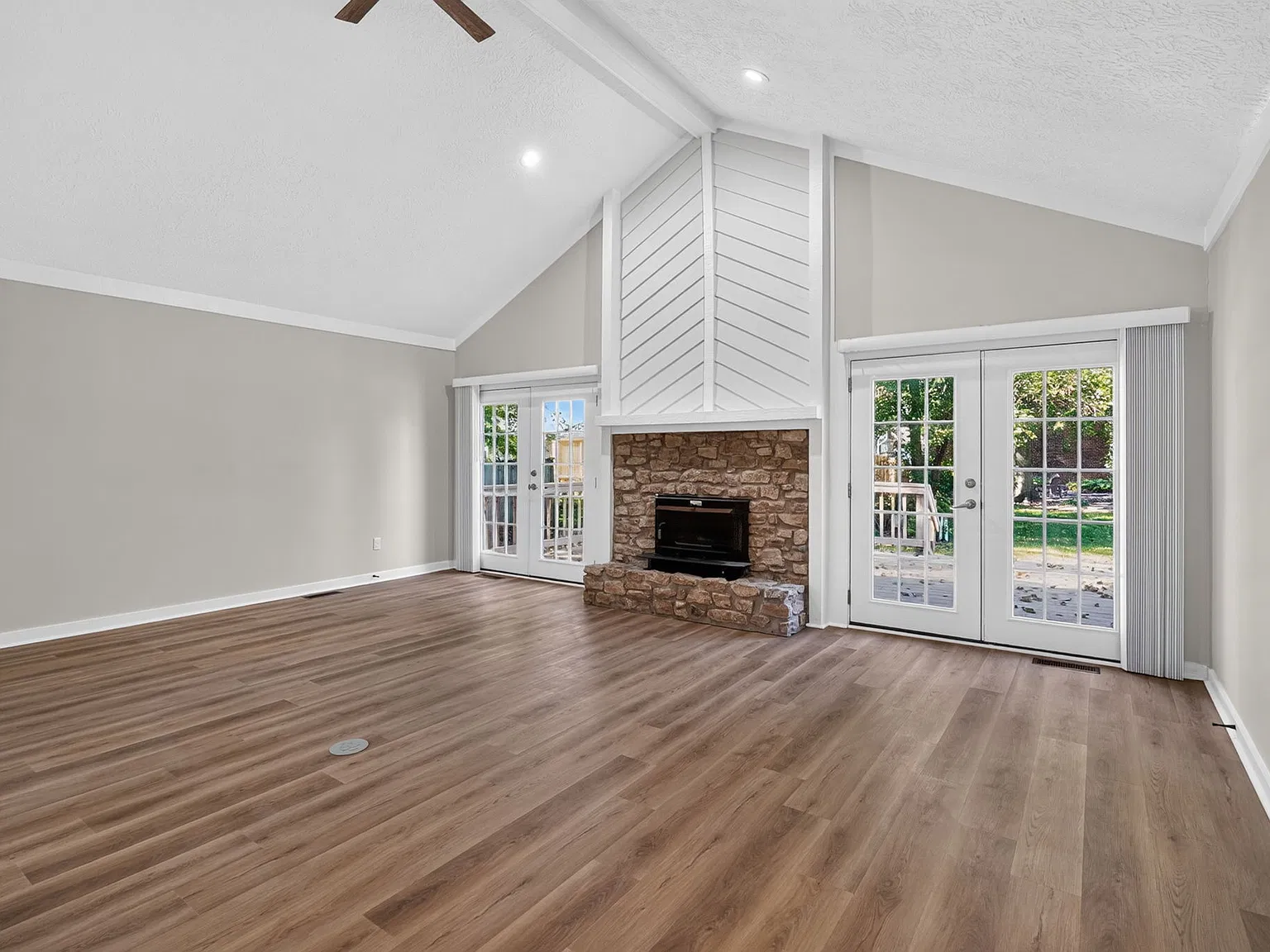 3 bed, 1643 sqft, $2,450 — Photo 4