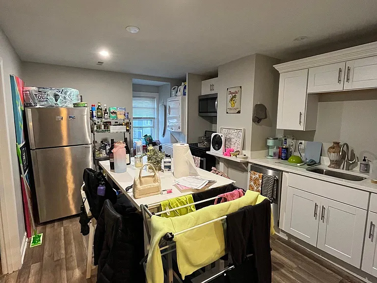 239 E St #2 — Photo 5