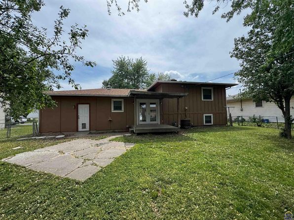 2918 Sutton Pl, Emporia, KS 66801