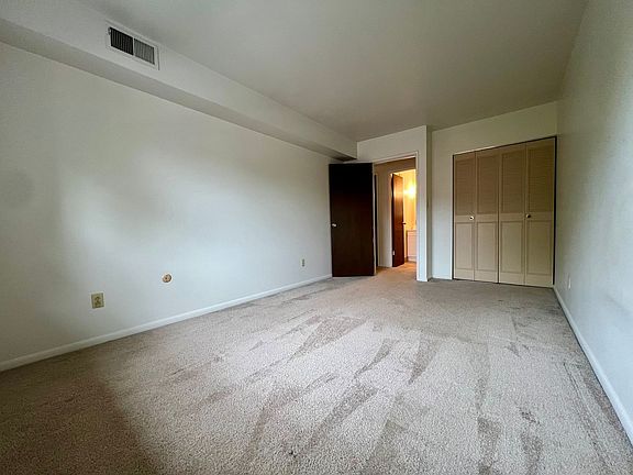 5th image of 360 Maryland Ave APT 305