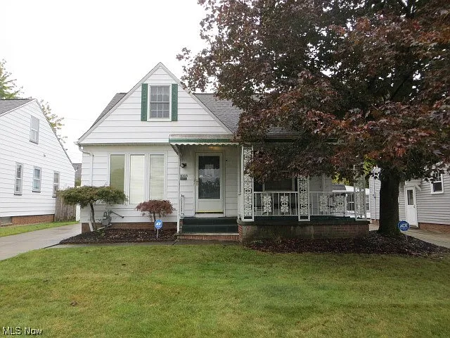 8303 Wainstead Dr photo 1