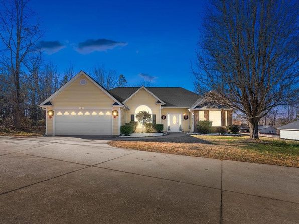 206 Casey Lee Ln, Greer, SC 29651