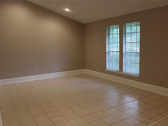 4th image of 2016 Fairmeadow Dr