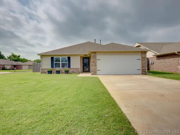 28082 E 150th St S, Coweta, OK 74429