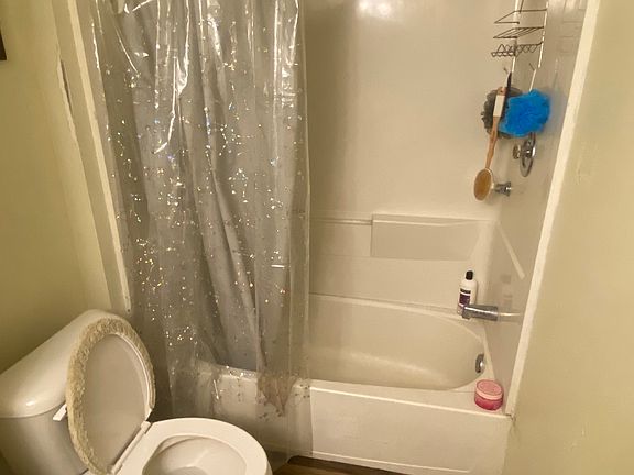 4th image of 1408 Ansonia Ave