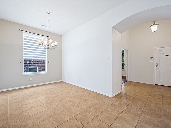 5th image of 3205 Barkwood Dr