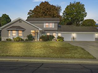 1077 Pointe Royale Dr, Branson, MO 65616
