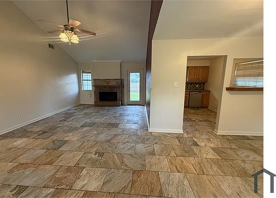 1st image of 156 Greencrest Dr