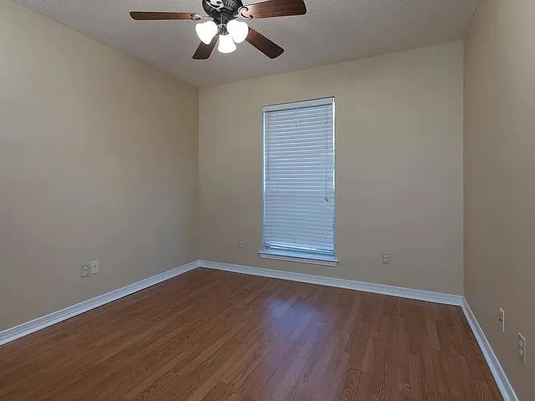 8680 Hamilton Bridges Dr S — Photo 14