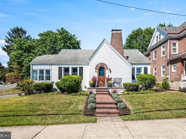 25 College St, Boyertown, PA 19512
