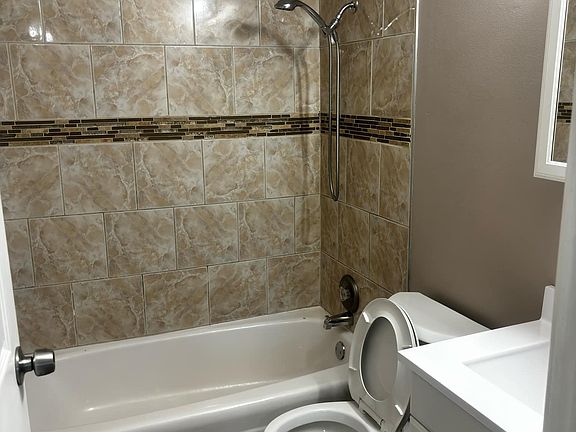4th image of 7100 Laverne Ln APT 12