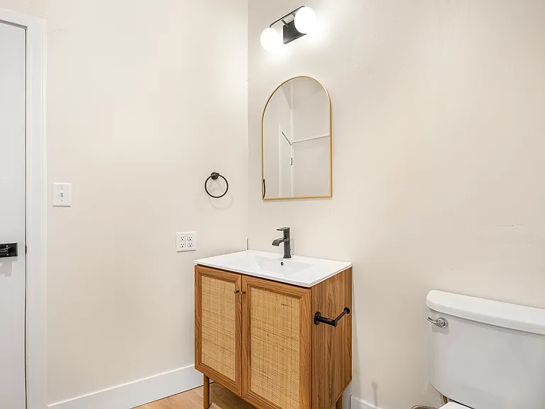 210 N 1st St #2 — Photo 15