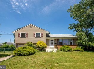 26 Spruce Rd, Burlington, NJ 08016