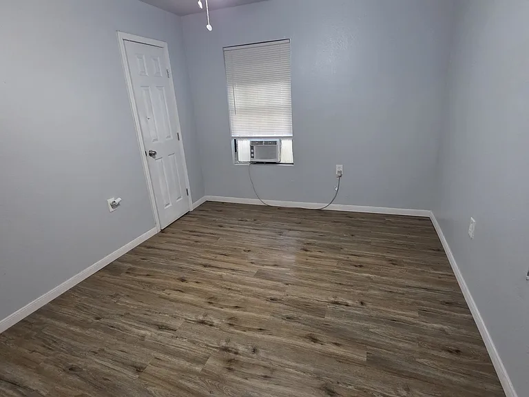 485 Garland St — Photo 7
