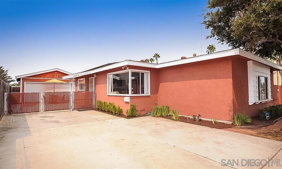 1st image of 1082 S Magnolia Ave