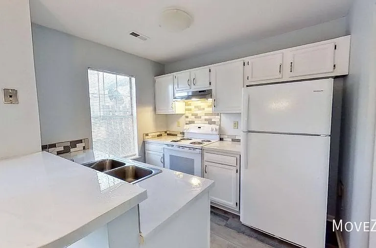 6209 Windsor Gate Ln — Photo 9
