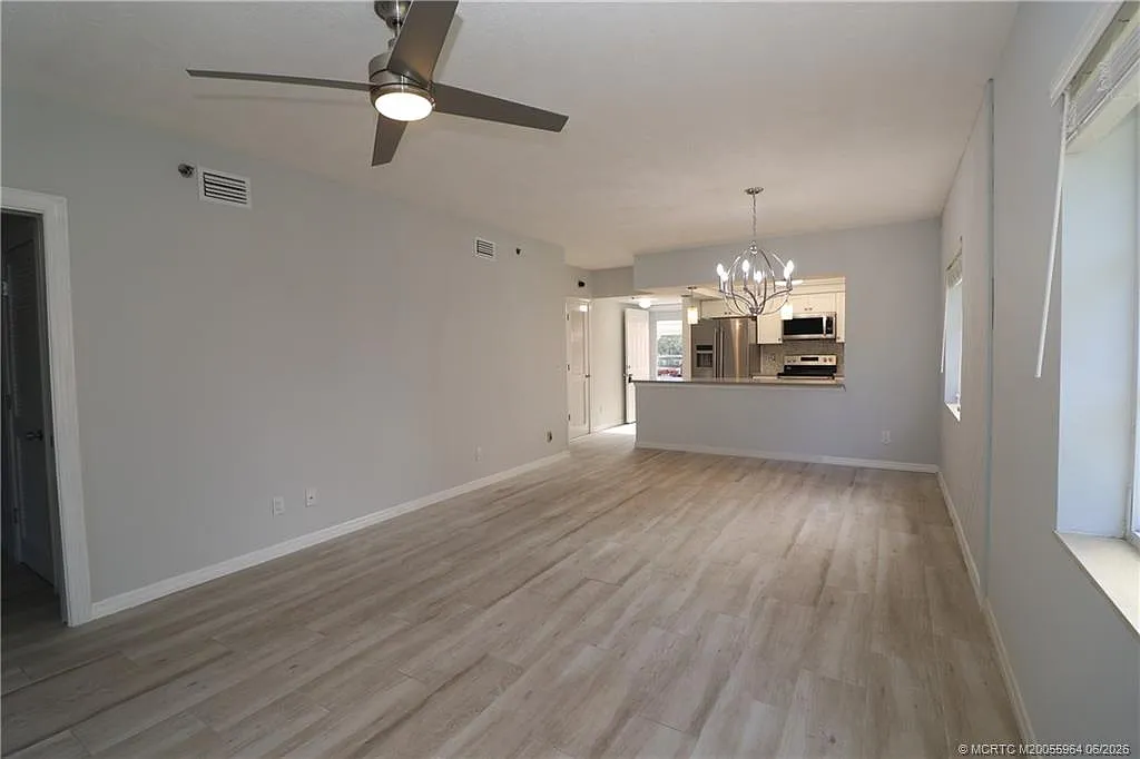 2 bed, 2.0 bath, 1204 sqft, $1,800 — Photo 4